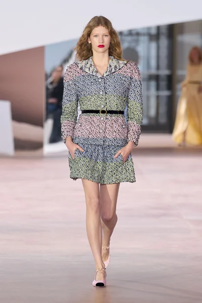 Look 27